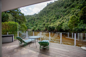 Yolo Luxury River Villa